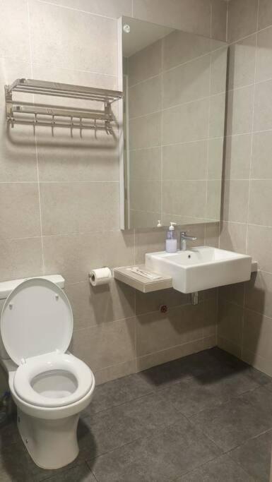 Bali Residence By Beca Inn , Musliim Only Malacca Ngoại thất bức ảnh